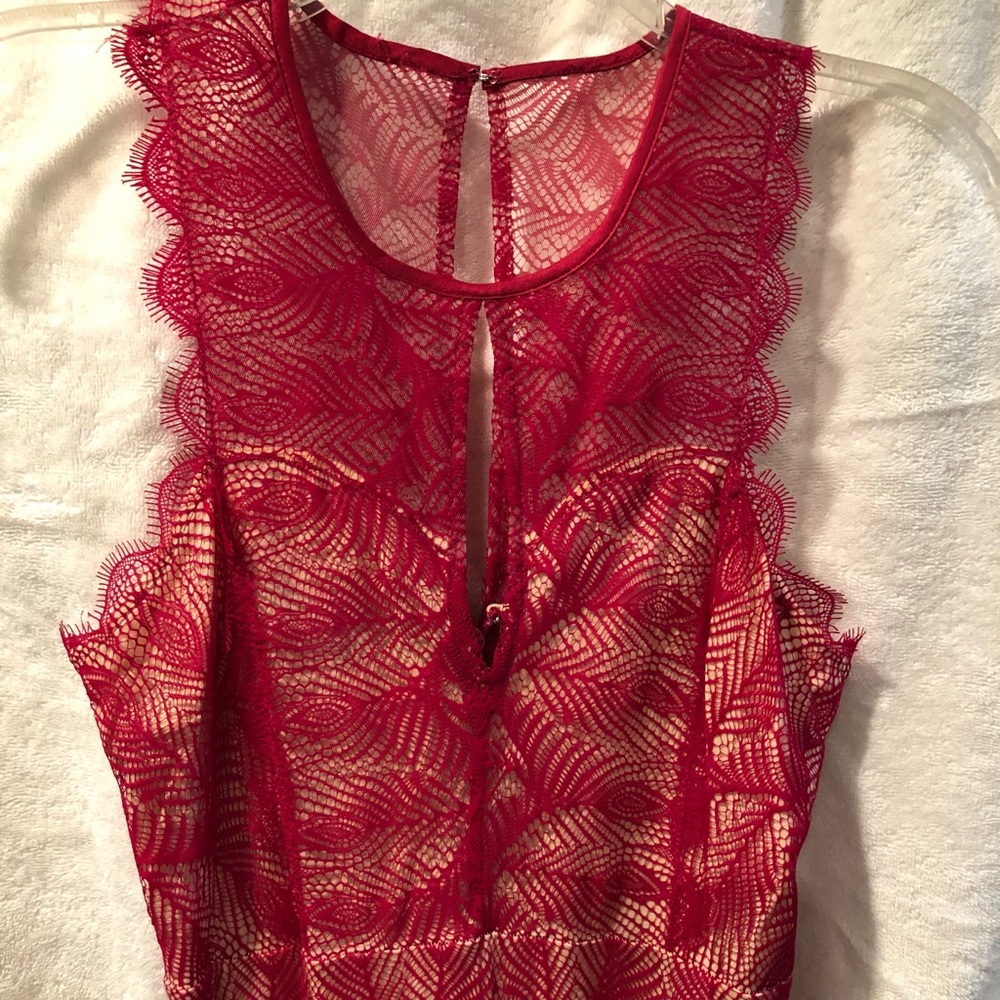 Bebe sleeveless lace bright dark pink dress